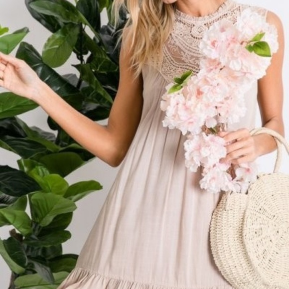 Vintage Boho Lace Ruffled Dress - Picture 3 of 8